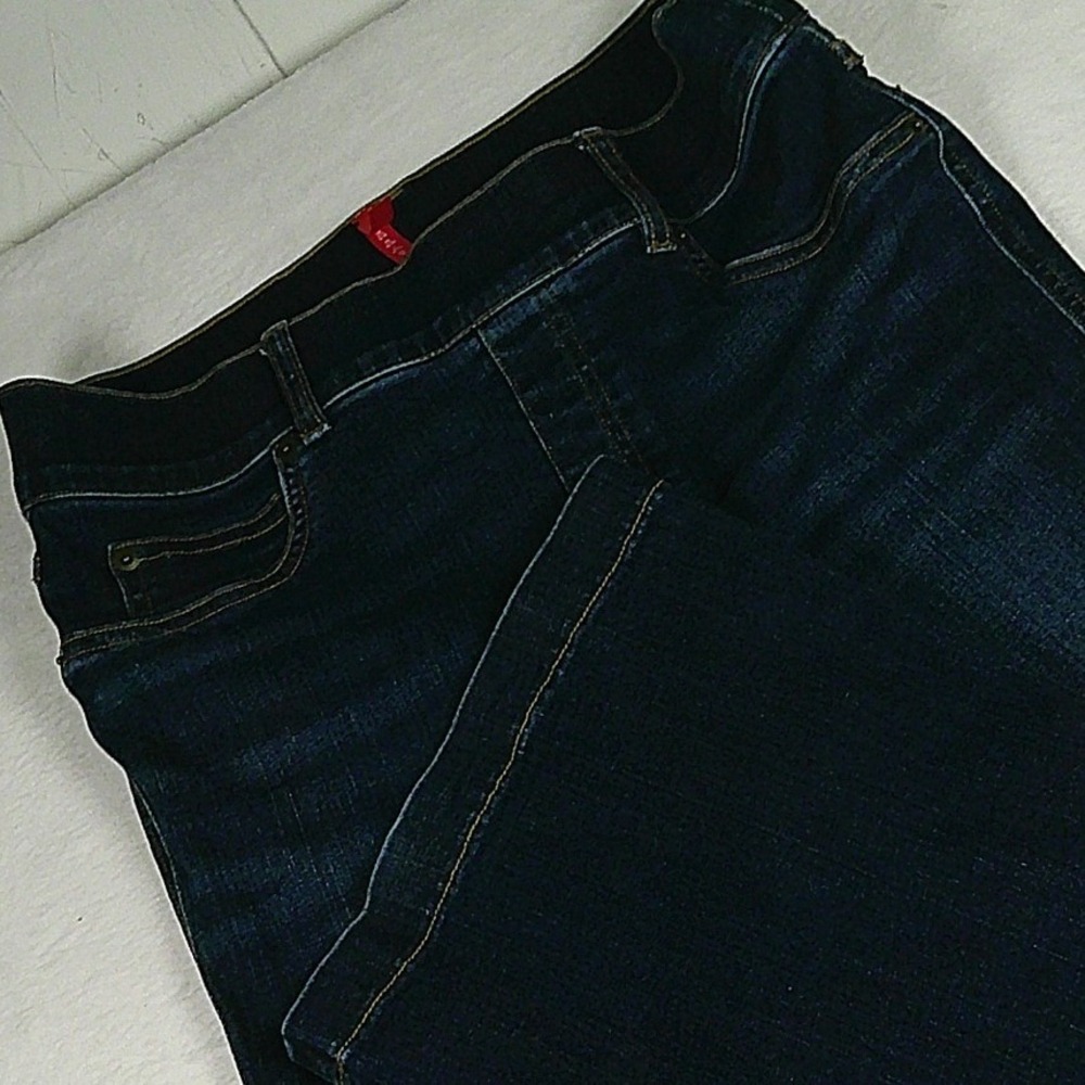Spanx Womens Flare Jeans Dark Wash Pull On Stretch Denim Blue Size Medium Petite